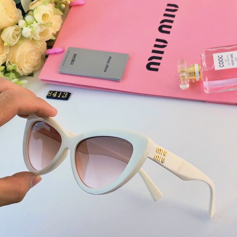 miumiu2024 new cat-eye sunglasses sunglasses in Europe and the United States retro sunglasses female small face fashionable high-level sense of netroots street shooting glasses