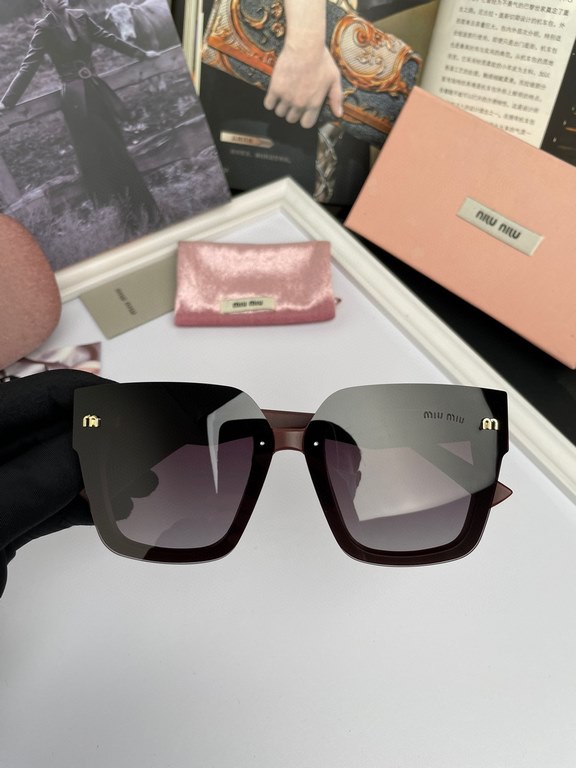 New. 2022Brand,  Miu Miu miumiu women with the same original single polarized sunglasses   TR90 slice frame   Imported Polaroid HD Polarized lenses. Large frame fashion sunglasses  , high-end mirror leg design, the quali