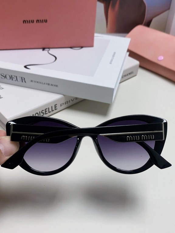 MiuMiu Miu Miu 2024 sunglasses female high-class sense cat-eye frame era teenage group the same sunglasses Ms. pop-ups