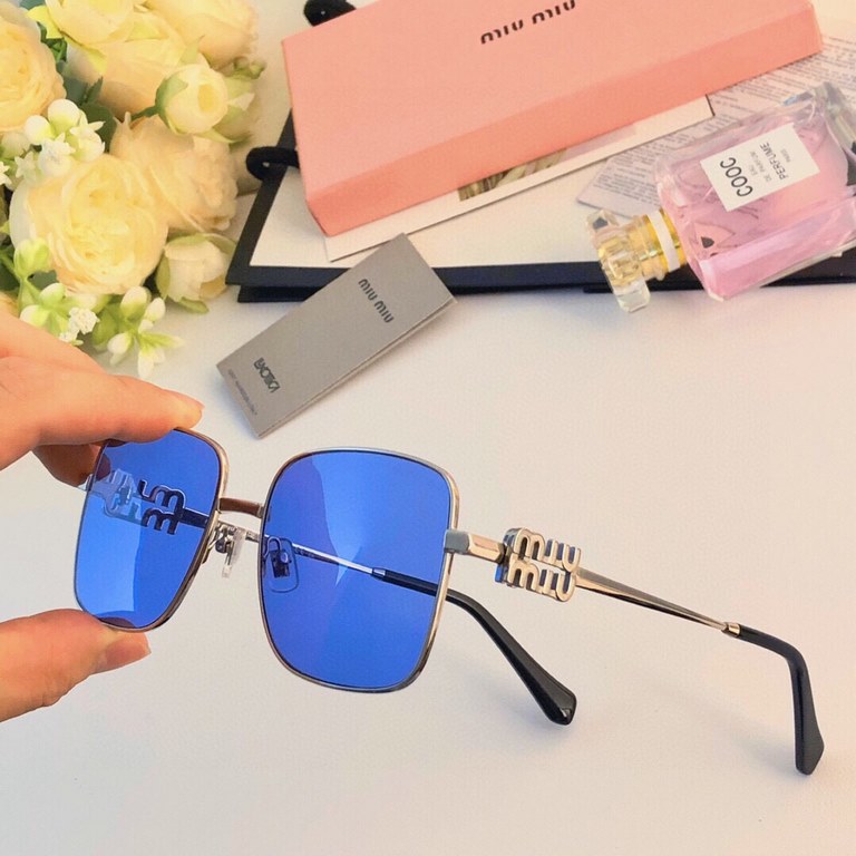 miumiu2024 advanced new light luxury wind gradient color ladies sun glasses Xiaohongshu Jieyin tide models net red sun shading sunglasses