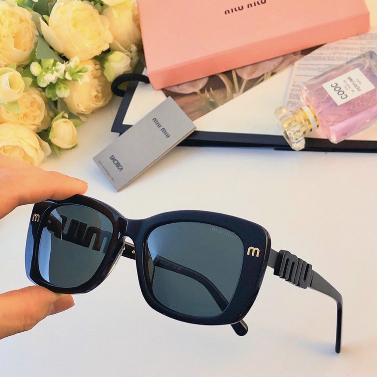 new miumiu letters fashion large frame square sunglasses ins Europe and the United States personality cross-border sunglasses female trend retro glasses