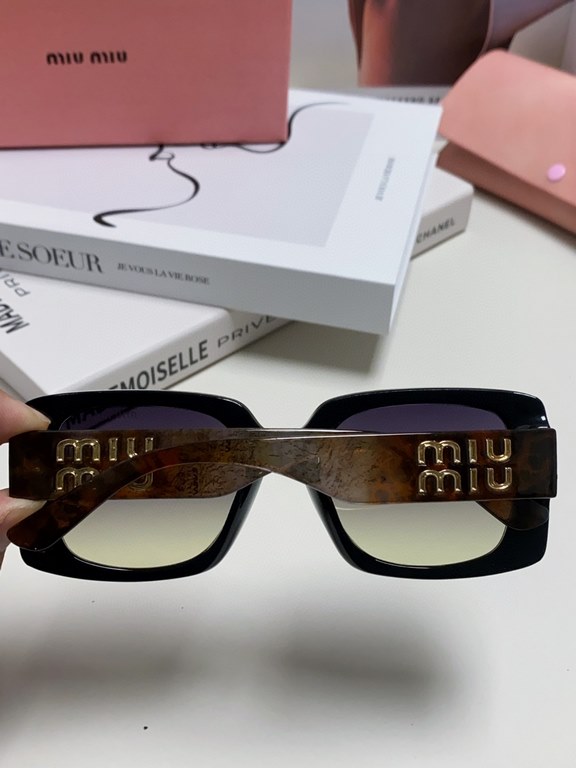 MiuMiu fallacy 2024 new spell large frame square sunglasses European and American millennial hottie retro female ins net red street shooting high quality sunglasses ladies sunglasses