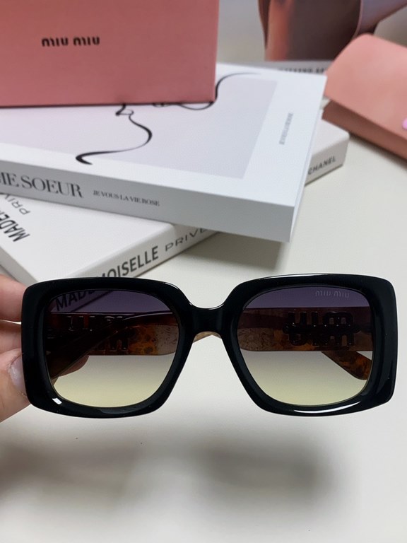 MiuMiu fallacy 2024 new spell large frame square sunglasses European and American millennial hottie retro female ins net red street shooting high quality sunglasses ladies sunglasses