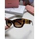 MIUMIU sunglasses are salty and sweet!!!! Love it so much!How can beautiful women not have a pair of good-looking sunglassesThis style of sunglasses is really nice!The miumiulogo on both sides is very chic!The shape is a