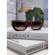 MIUMIU sunglasses are salty and sweet!!!! Love it so much!How can beautiful women not have a pair of good-looking sunglassesThis style of sunglasses is really nice!The miumiulogo on both sides is very chic!The shape is a