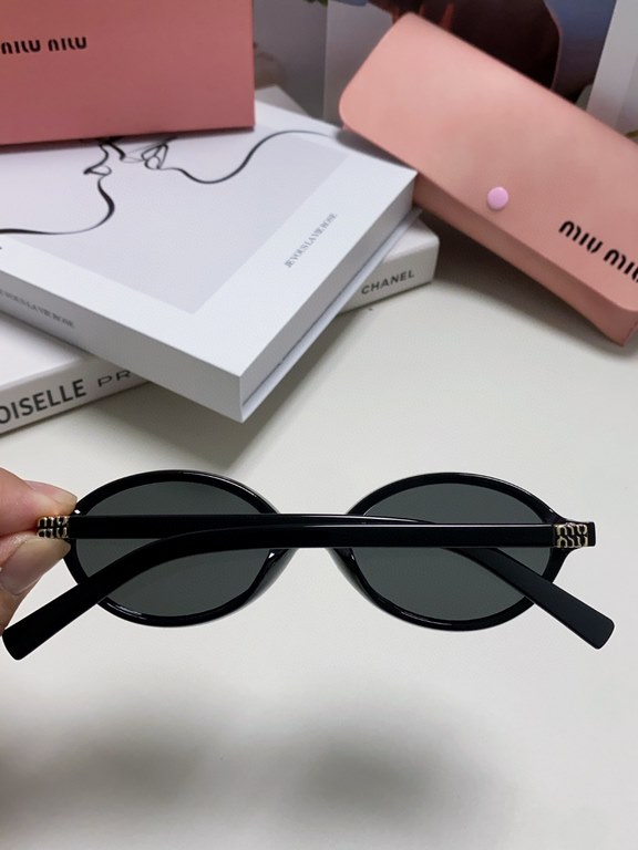 MIUMIU Miu Miu Zhang Yuanying models book nerd retro small round frame sunglasses for men and women 2024 new high-level sense of sunglasses sunshade UV oval street shooting