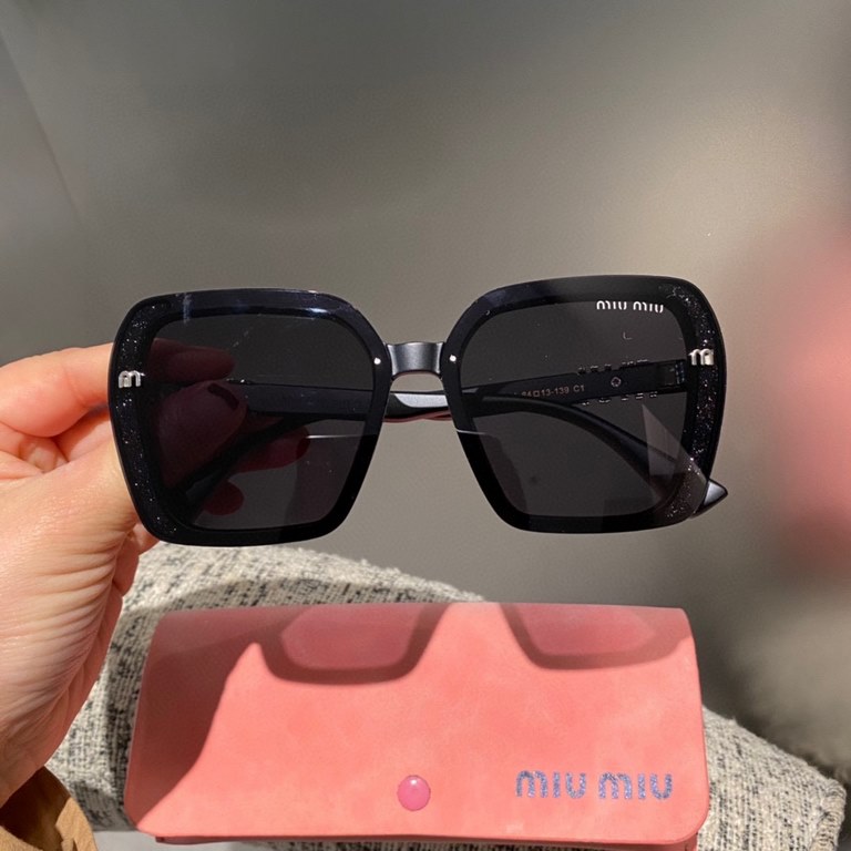 Pmiumiu Women's Polarized Sunglasses     Fashion Slimming Face Big Brand Fan Fashion Style Direct broadcast recommended models (2004)