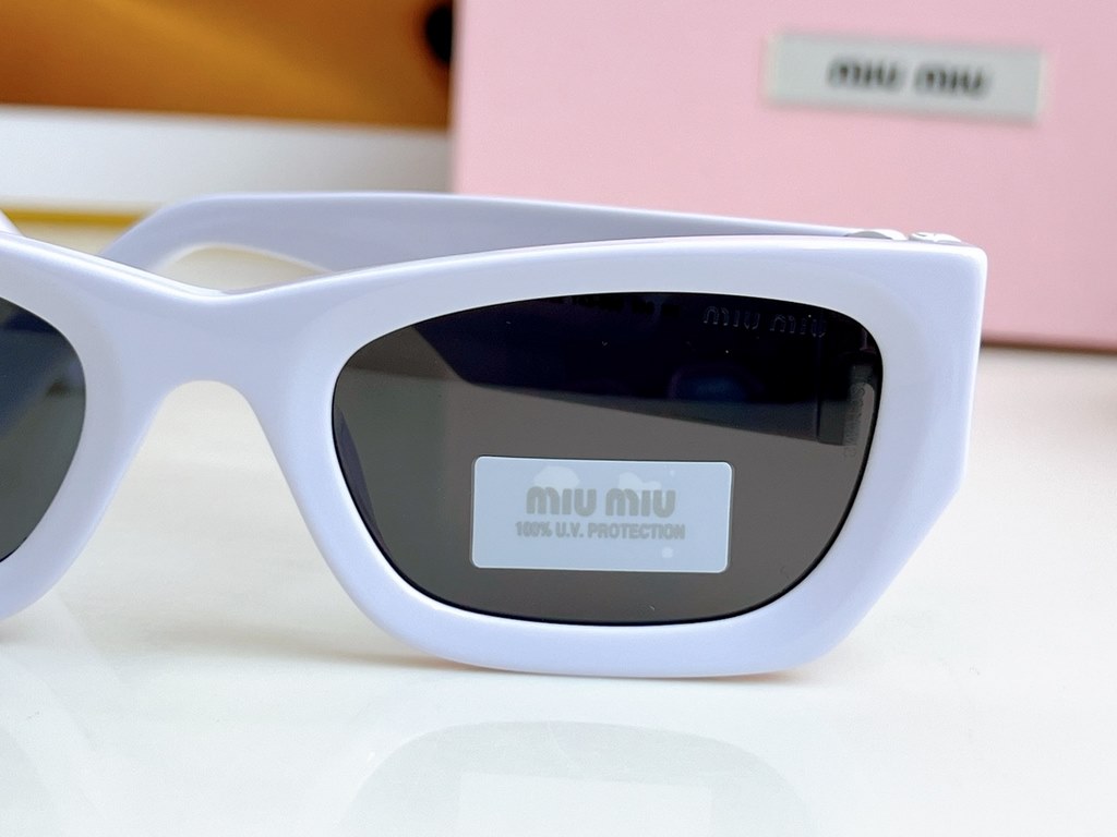 MIUMIU 09W New white color