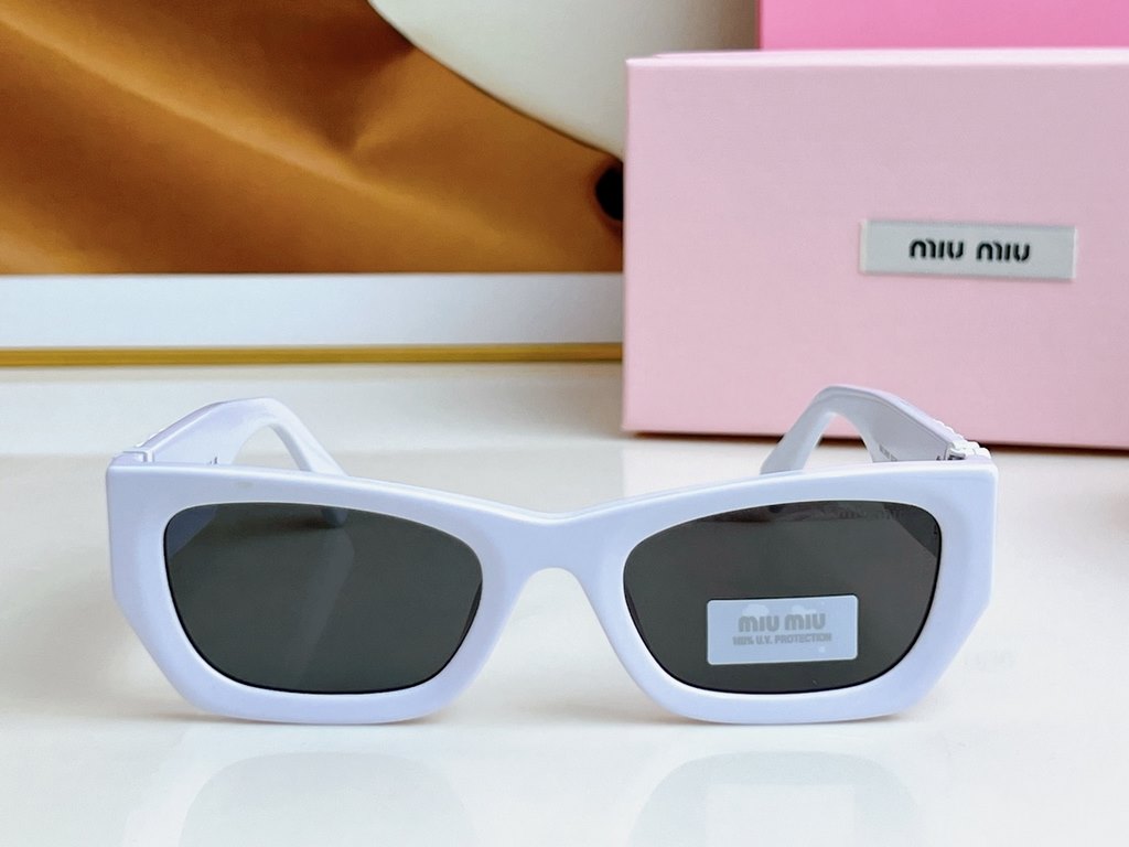 MIUMIU 09W New white color