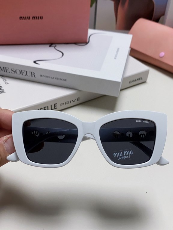 MiuMiu fallacy 2024 new Europe and the United States new fashion sunscreen cat's eye women's sunglasses trend senior sense of popularity of Ms. sunglasses