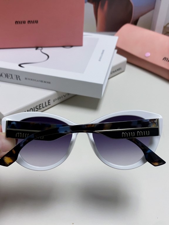 MiuMiu Miu Miu 2024 sunglasses female high-class sense cat-eye frame era teenage group the same sunglasses Ms. pop-ups