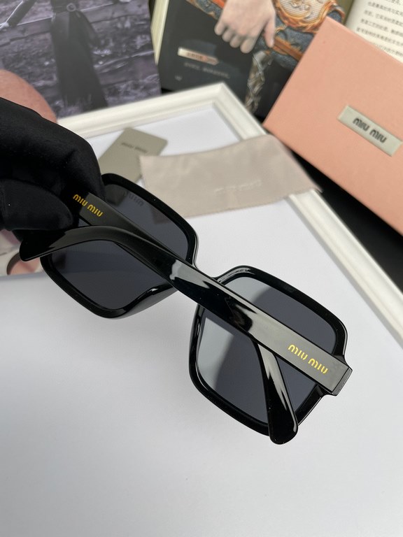 2022 New Brand miumiu  Miu Miu Women's Polarized Sunglasses  TR90 Frame   Imported Polaroid HD Polarized Lenses,   No. 9002