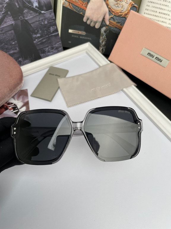 2022 New Brand miumiu  Miu Miu Women's Polarized Sunglasses  TR90 Frame   Imported Polaroid HD Polarized Lenses,   No. 9002