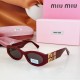 High version of the large logo non-market general merchandise   MIUMIU sunglasses can be salty and sweet!!!! Love it so much!How can beautiful women not have a pair of good-looking sunglassesThis style of sunglasses is r