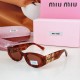 High version of the large logo non-market general merchandise   MIUMIU sunglasses can be salty and sweet!!!! Love it so much!How can beautiful women not have a pair of good-looking sunglassesThis style of sunglasses is r