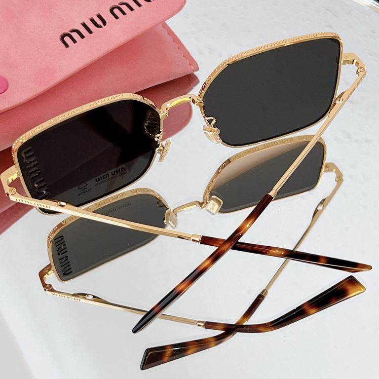 MIUMIU New Cutout Lens Design SMU51Y Gold Gray