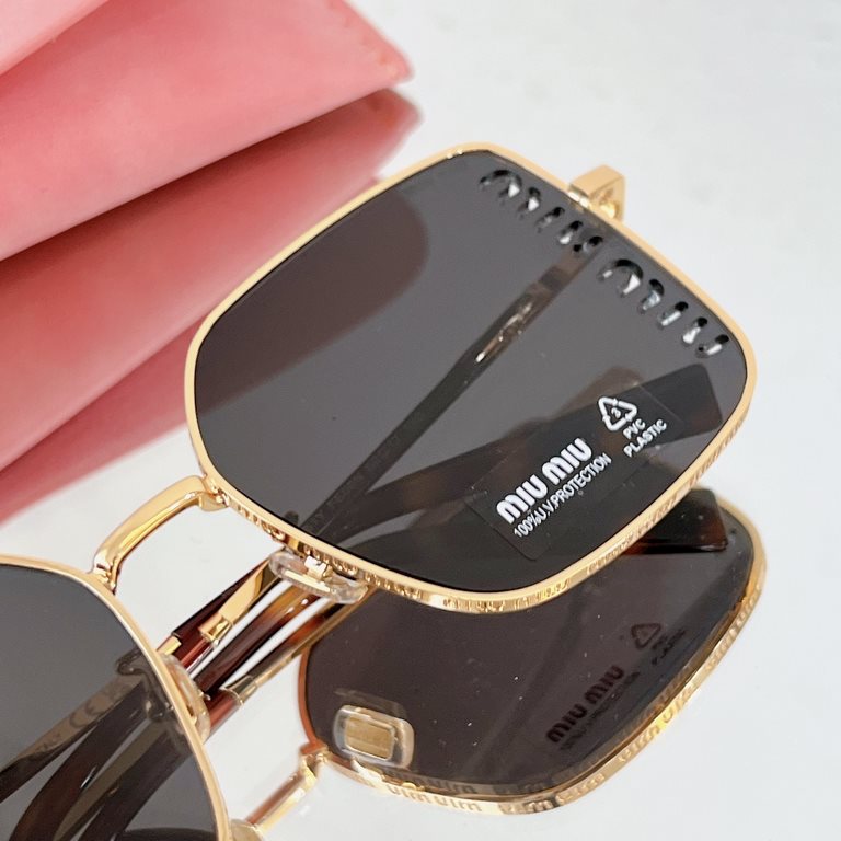 MIUMIU New Cutout Lens Design SMU51Y Gold Gray