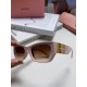 MIUMIU sunglasses are salty and sweet!!!! Love it so much!How can beautiful women not have a pair of good-looking sunglassesThis style of sunglasses is really nice!The miumiulogo on both sides is very chic!The shape is a