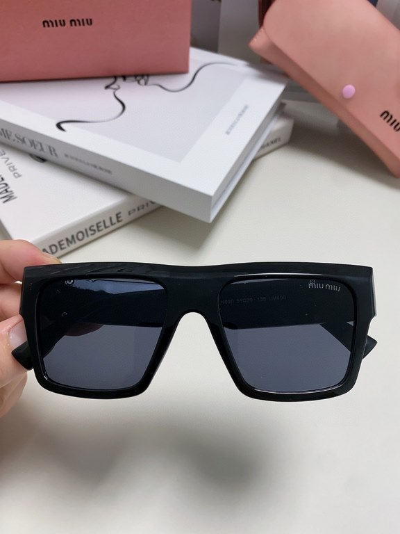 MIUMIU fallacy this year's strongest style women's large frame square frame modification face shape simple large face ladies sunglasses