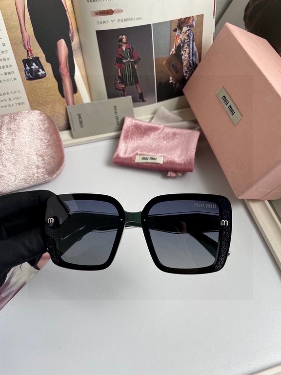 . New Brand,   Miu Miu miumiu women's polarized sunglasses   TR frames   Imported Polaroid HD polarized lenses, metal logo inlaid temples, high-end customized design, wear a super model, travel and driving a must-have.51