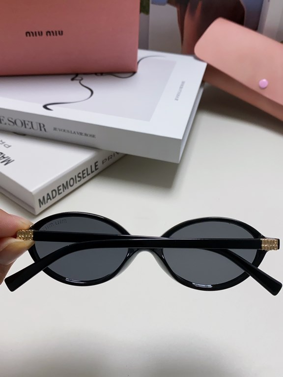 MIUMIU Miu Miu Zhang Yuanying models book nerd retro small round frame sunglasses for men and women 2024 new high-level sense of sunglasses sunshade UV oval street shooting