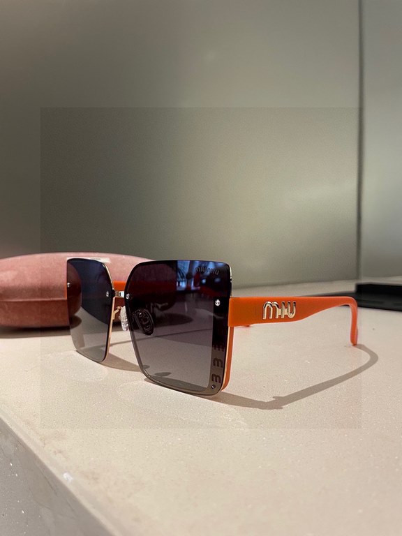 Pmiumiu [tr polarized series].2023 New Polarized Sunglasses Style Multi .The classic square frame design is not picky about face shape, and it is very elegant whether it is paired with a coat or a dress.Polarized Sunglas