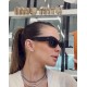 MIUMIU sunglasses are salty and sweet!!!! Love it so much!How can beautiful women not have a pair of good-looking sunglassesThis style of sunglasses is really nice!The miumiulogo on both sides is very chic!The shape is a