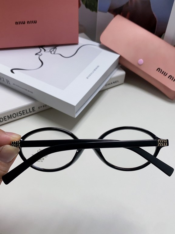 MIUMIU Miu Miu Zhang Yuanying models book nerd retro small round frame sunglasses for men and women 2024 new high-level sense of sunglasses sunshade UV oval street shooting