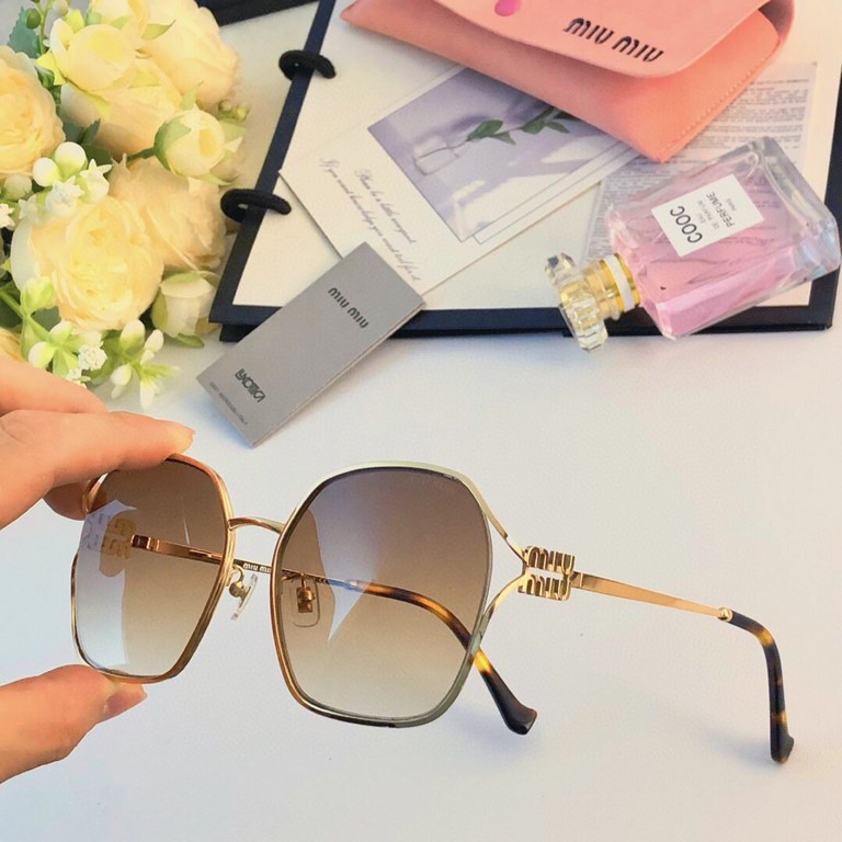 miumiu2024 new fashion advanced sense sunglasses female large face thin UV sunscreen sunglasses driving