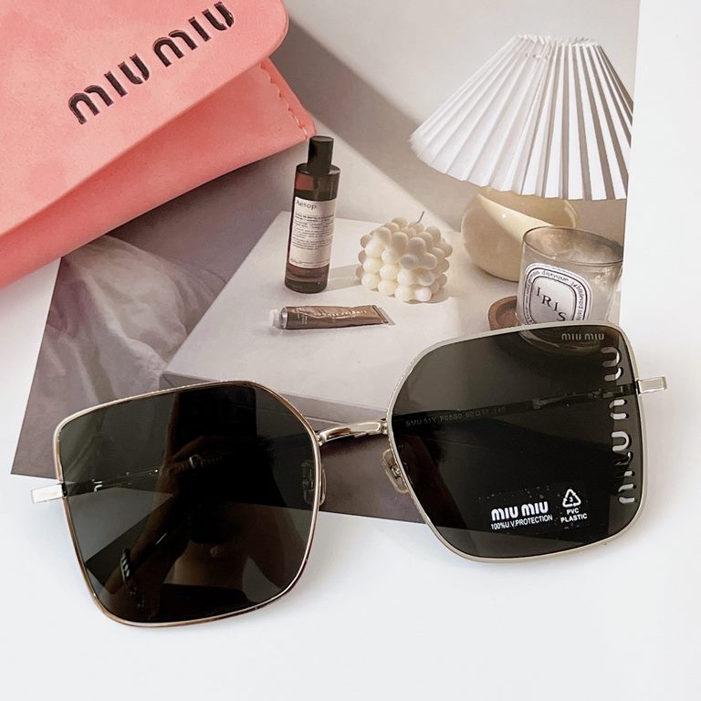 MIUMIU new hollowed out lens design original can hang chain non-market version recognize the exclusive quality   SMU51Y SIZE60-17-140 border logo around detachable chain