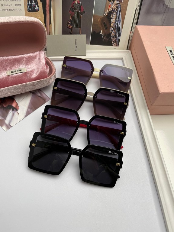 . New Brand,   Miu Miu miumiu women's polarized sunglasses   TR frames   Imported Polaroid HD polarized lenses, metal logo inlaid temples, high-end customized design, wear a super model, travel and driving essentials. (N