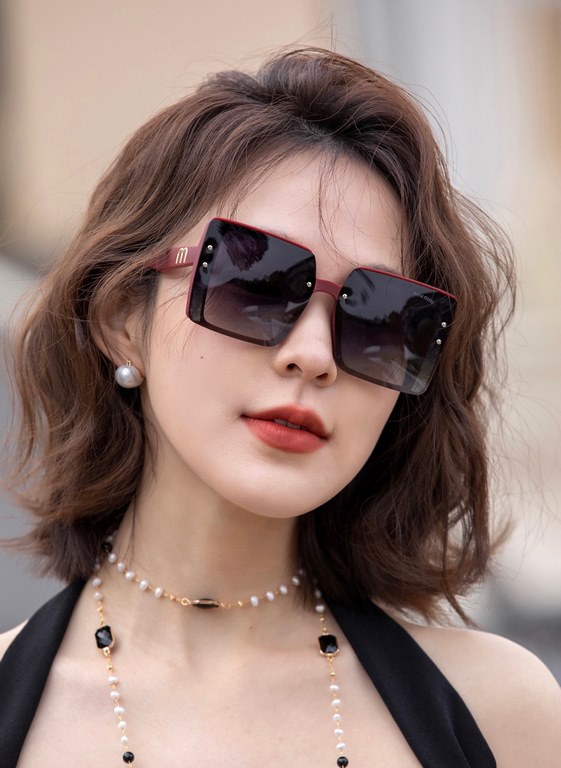 2023 latest models miumiu home women's polarized sunglasses     starry sky models   big brand model   celebrity style Directly recommended models