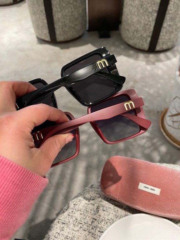 2023 latest models miumiu home women's polarized sunglasses     starry sky models   big brand model   celebrity style Directly recommended models