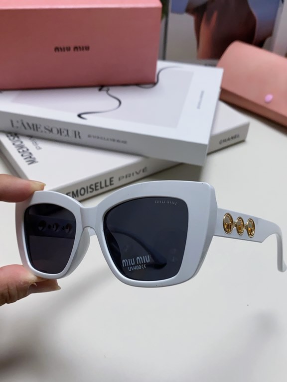 MiuMiu fallacy 2024 new Europe and the United States new fashion sunscreen cat's eye women's sunglasses trend senior sense of popularity of Ms. sunglasses