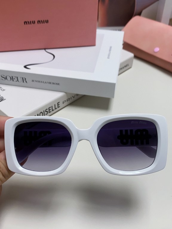 MiuMiu fallacy 2024 new spell large frame square sunglasses European and American millennial hottie retro female ins net red street shooting high quality sunglasses ladies sunglasses