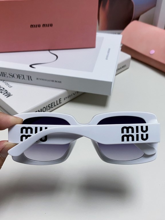 MiuMiu fallacy 2024 new spell large frame square sunglasses European and American millennial hottie retro female ins net red street shooting high quality sunglasses ladies sunglasses