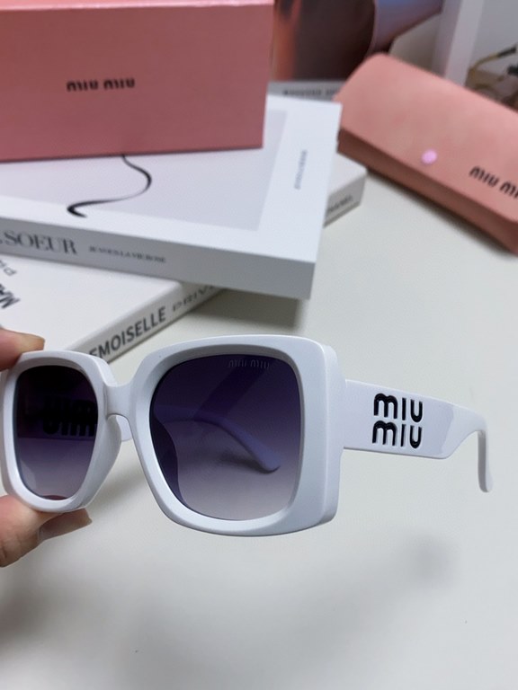 MiuMiu fallacy 2024 new spell large frame square sunglasses European and American millennial hottie retro female ins net red street shooting high quality sunglasses ladies sunglasses