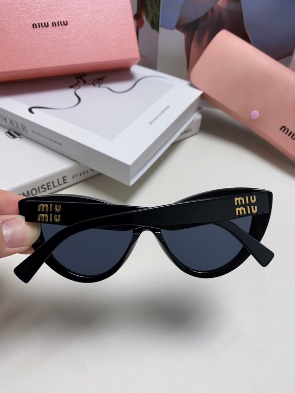 miumiu miu miu cat eye sunglasses, exquisite MiuMiu small logo, each big netroots blogger recommended!