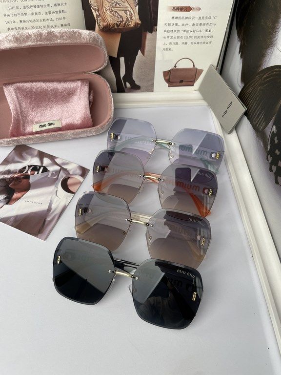 . New miu miu miumiu women's same original single polarized sunglasses   TR90 sliced frame   Imported Polaroid HD polarized lenses. Large frame fashion sunglasses  , high-end leg design, the quality is absolutely OK, the