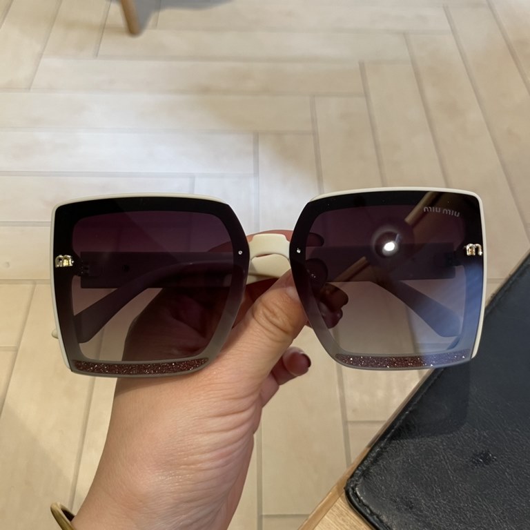 2023 latest models miumiu home women's polarized sunglasses     starry sky models   big brand model   celebrity style Directly recommended models