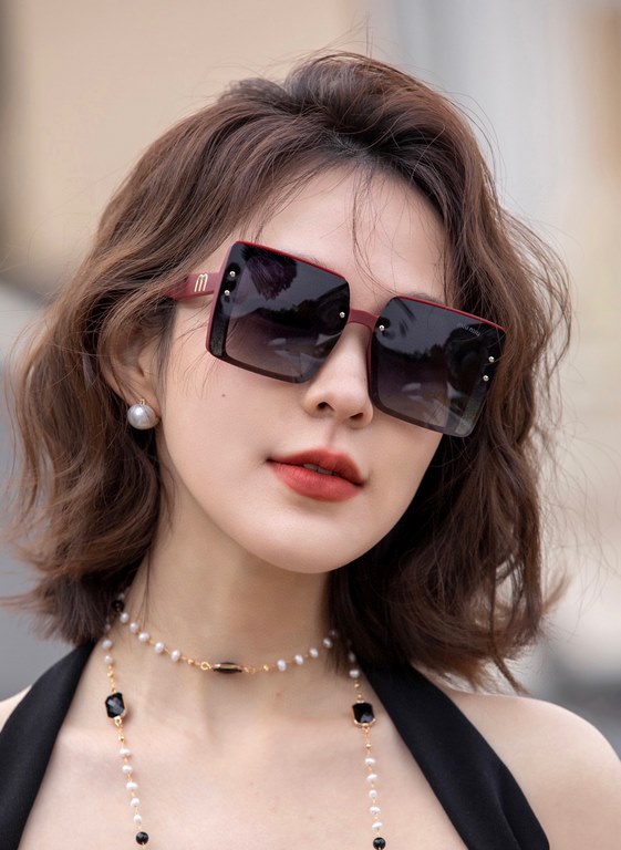 2023 latest models miumiu home women's polarized sunglasses     starry sky models   big brand model   celebrity style Directly recommended models