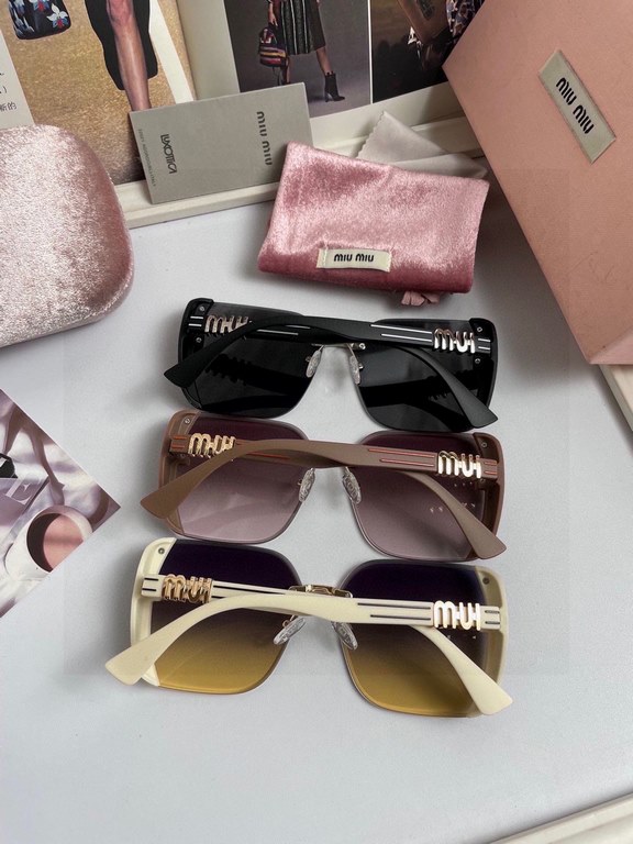 . New Brand,   Miu Miu miumiu women's rimless sunglasses   TR frames   Imported Polaroid HD polarized lenses, metal logo inlaid temples, high-end customized design, wearing a super model, a must-have for travel and drivi