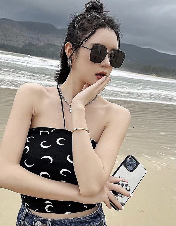 MIUMIU   2022 Fashion Trend Luxury Decorative Sunglasses Nylon Polarized HD Sunglasses Star Poster Models Ultra-high complexity craftsmanship Stereoscopic texture full of    Seriously look at the details ha   Spot  Model