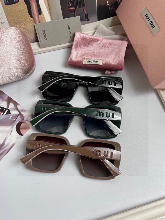 . New Brand,   Miu Miu miumiu women's polarized sunglasses   TR frames   Imported Polaroid HD polarized lenses, metal logo inlaid temples, high-end customized design, wear a super model, travel and driving a must-have.51