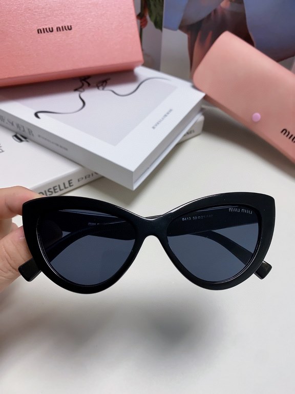 miumiu miu miu cat eye sunglasses, exquisite MiuMiu small logo, each big netroots blogger recommended!