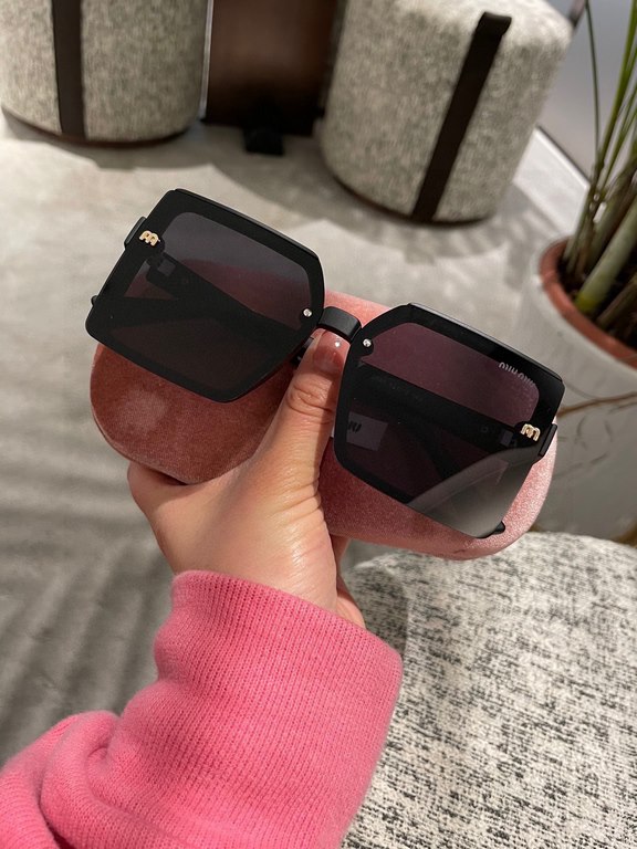 2023 newest models miumiu home women's polarized sunglasses     starry sky models big brand model celebrity style live broadcast recommended models #