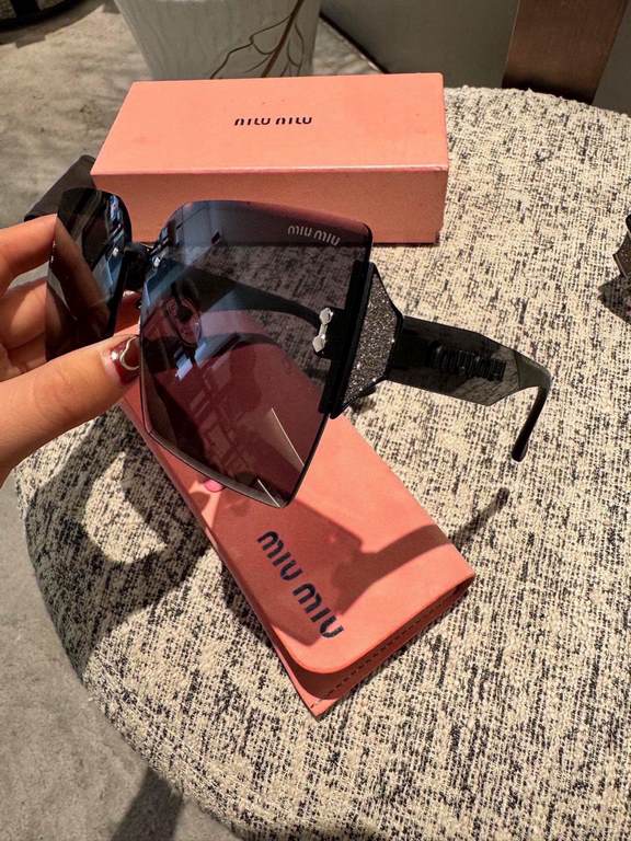 Pmiumiu [tr polarized series].2024 New Polarized Sunglasses Style Multi .The classic square frame design is not picky about face shape, and it is very elegant whether it is paired with a coat or a dress.Polarized Sunglas