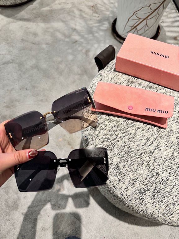 Pmiumiu [tr polarized series].2024 New Polarized Sunglasses Style Multi .The classic square frame design is not picky about face shape, and it is very elegant whether it is paired with a coat or a dress.Polarized Sunglas