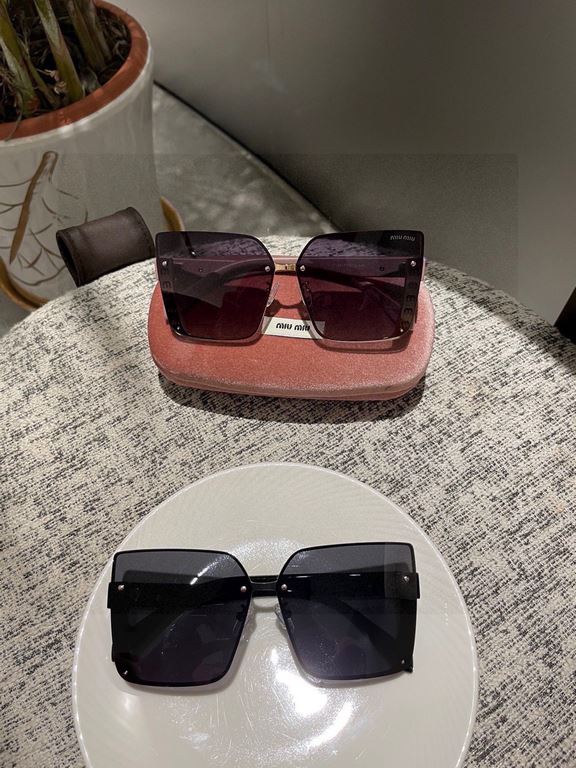 Pmiumiu [tr polarized series].2023 New Polarized Sunglasses Style Multi .The classic square frame design is not picky about face shape, and it is very elegant whether it is paired with a coat or a dress.Polarized Sunglas