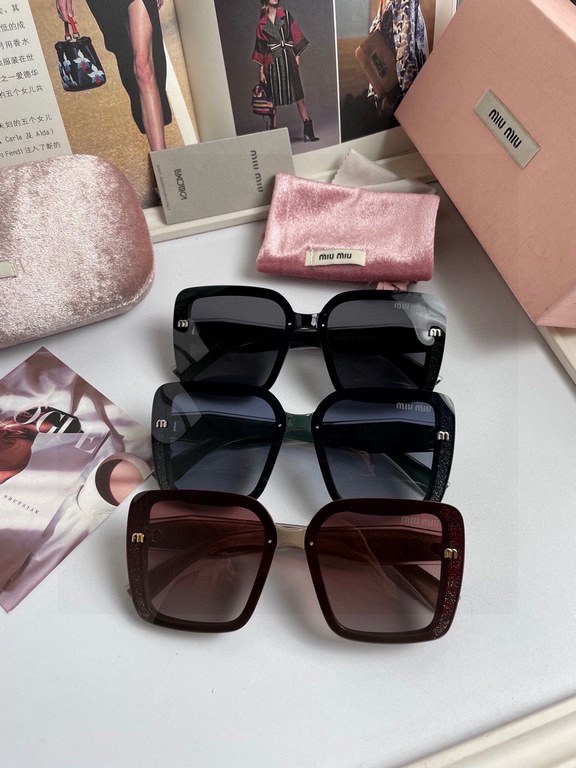 . New Brand,   Miu Miu miumiu women's polarized sunglasses   TR frames   Imported Polaroid HD polarized lenses, metal logo inlaid temples, high-end customized design, wear a super model, travel and driving a must-have.51